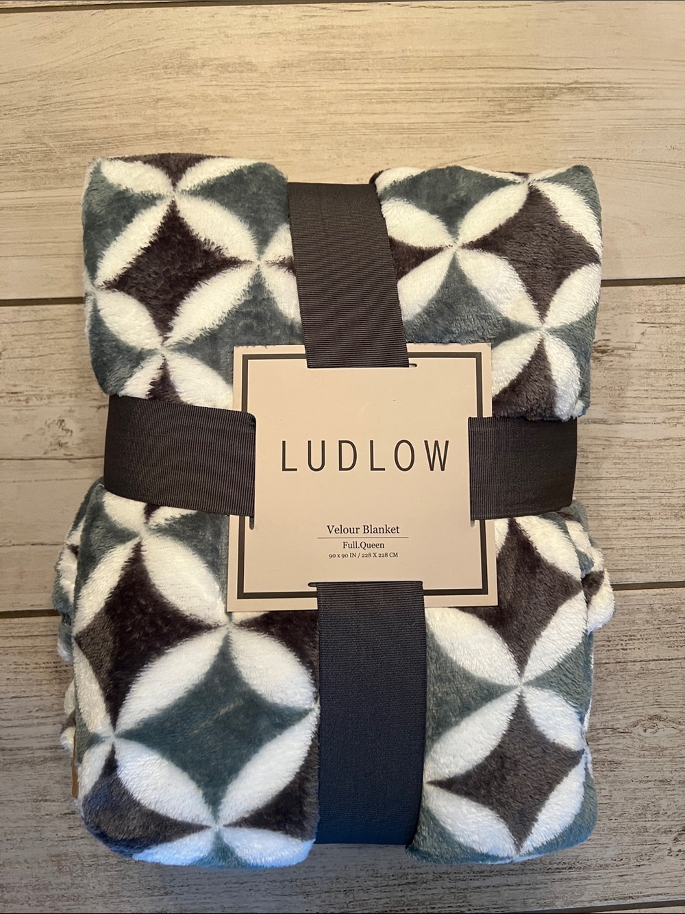 Ludlow Geometric Velour Blanket - Gray, White, Brown